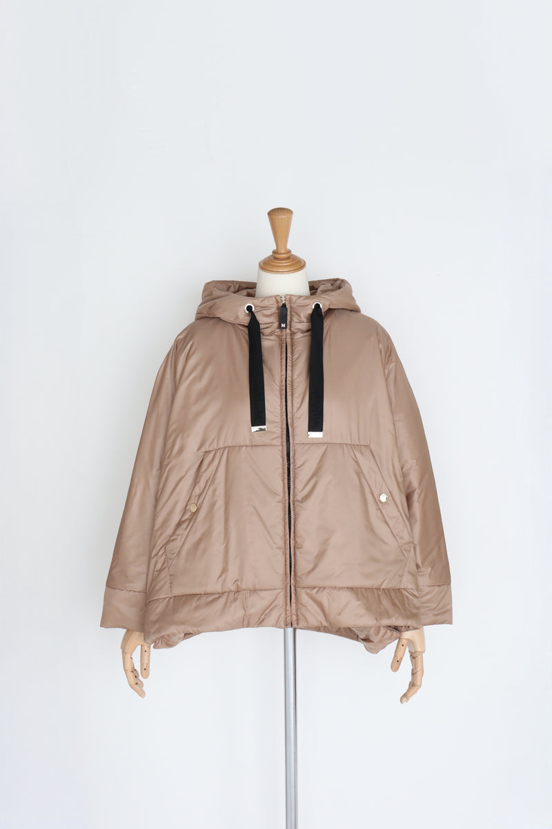 MaxMara CREENRE ポンチョ – GIRLISH