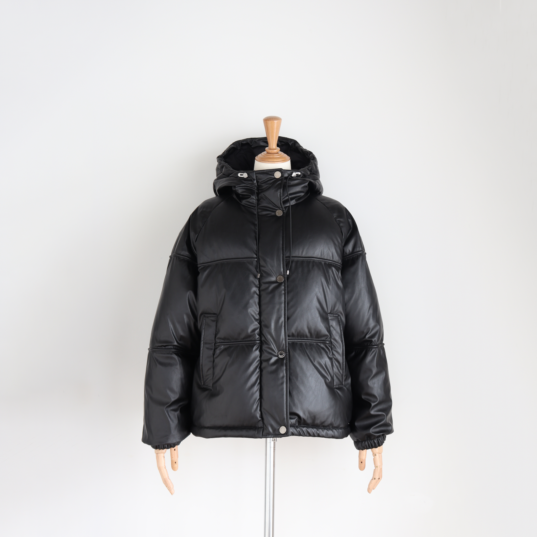 MONCLER CLARABIDE ショートダウン – Girlish