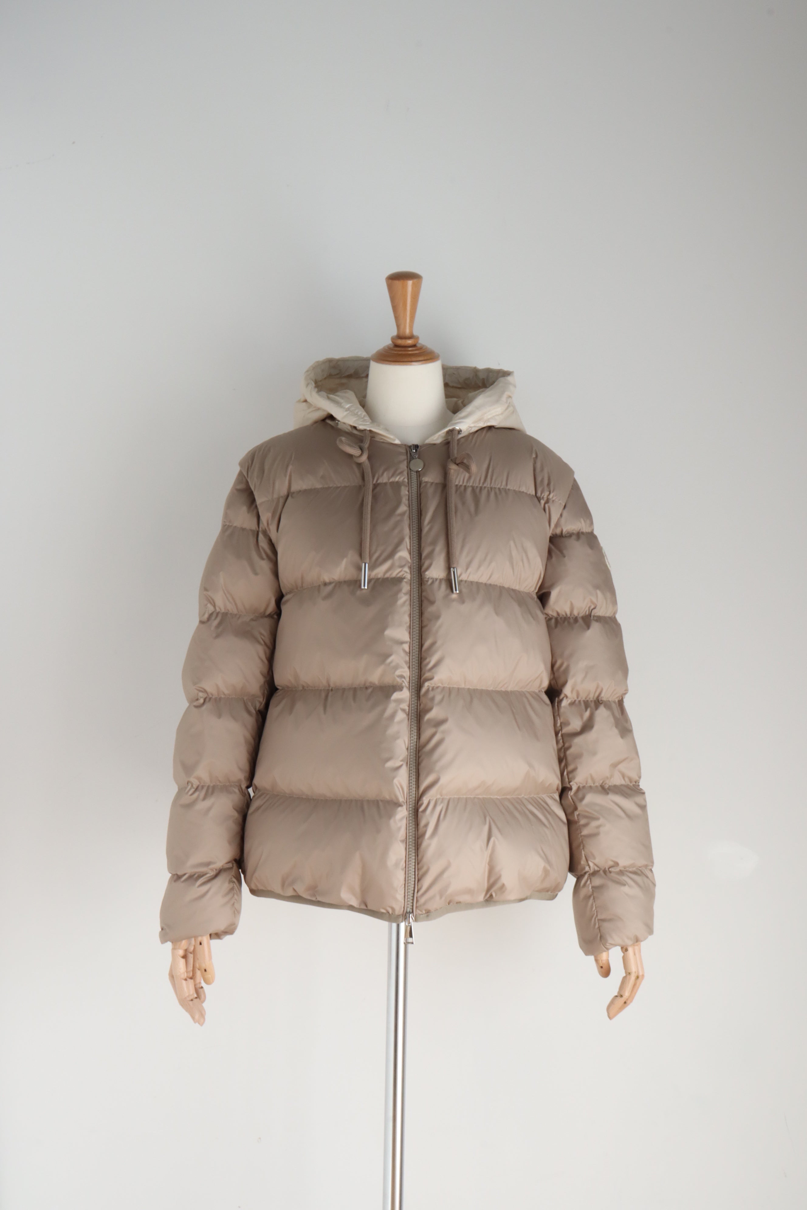 MONCLER DRONIERSショートダウン – Girlish