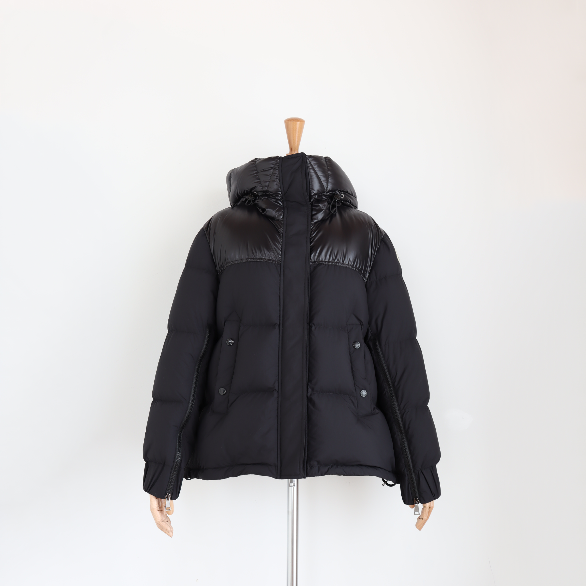 MONCLER ETIVAL ショートダウン