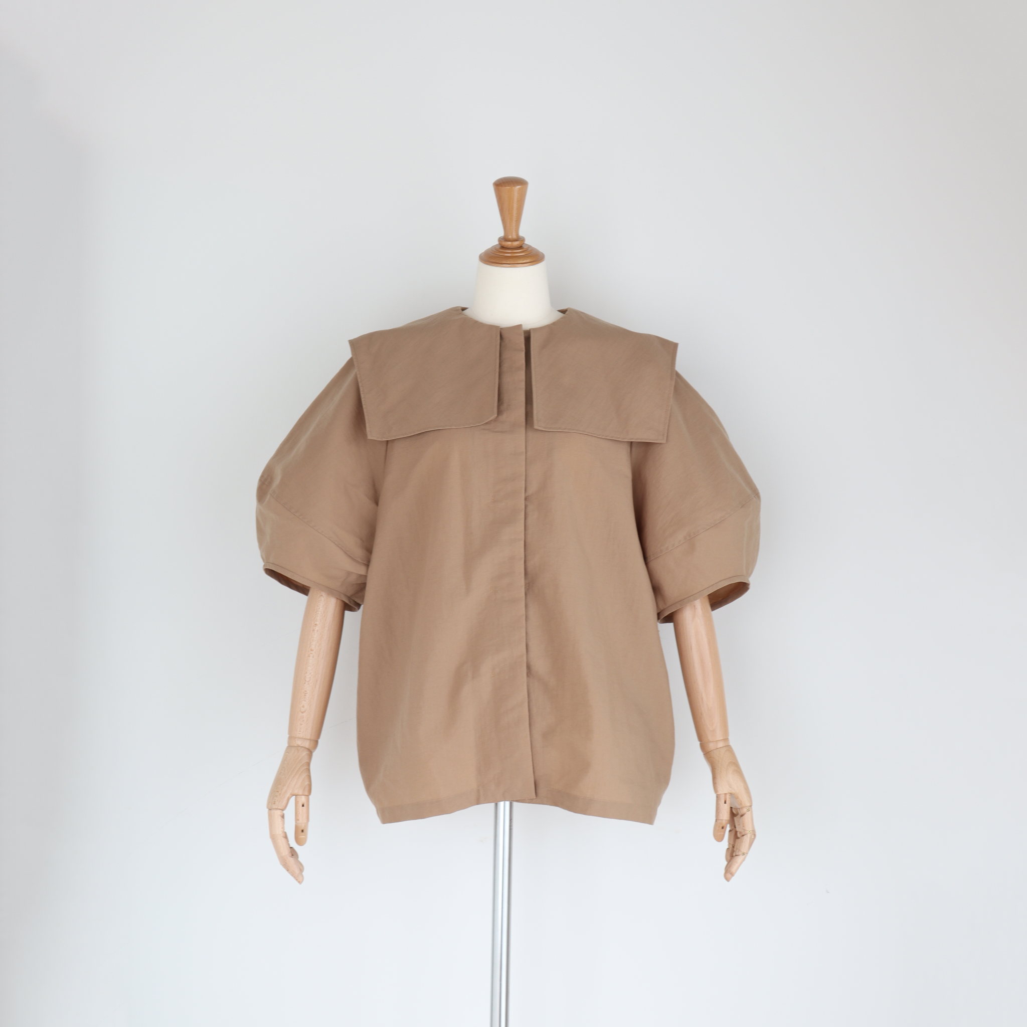 100%本物 girlish スクエアーカラーブラウス キャメル カーディガン